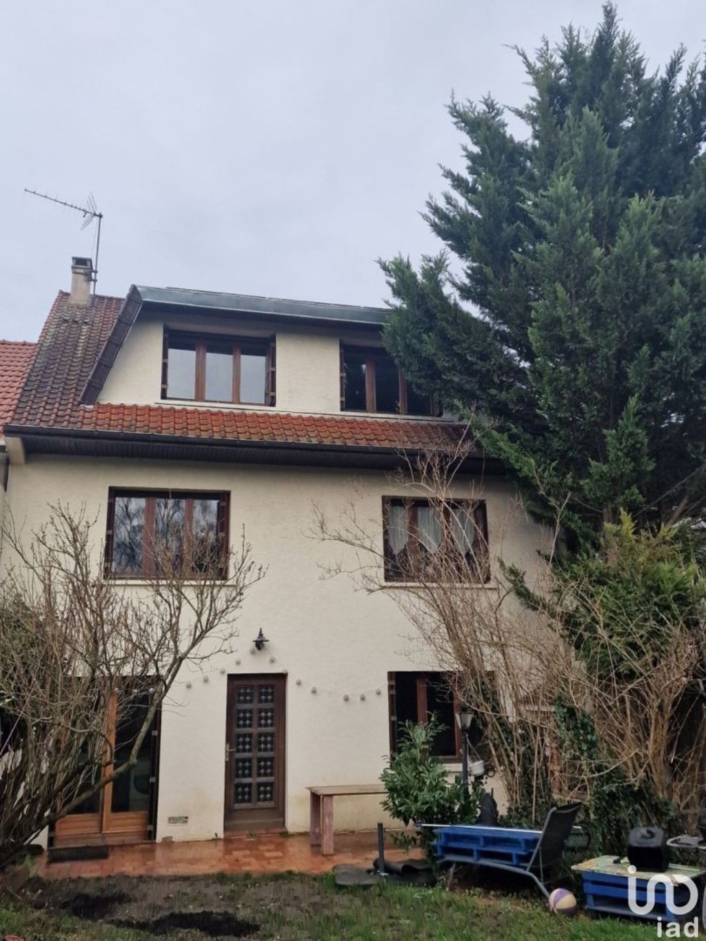 Achat maison à vendre 5 chambres 184 m² - Montfermeil