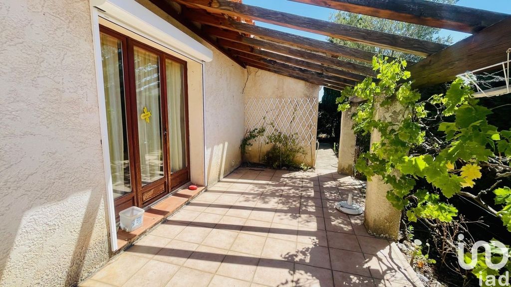 Achat maison à vendre 2 chambres 84 m² - La Londe-les-Maures