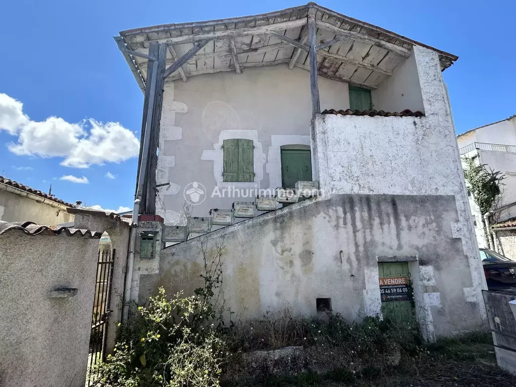 Achat maison à vendre 2 chambres 47 m² - Saint-Hilaire-de-Villefranche