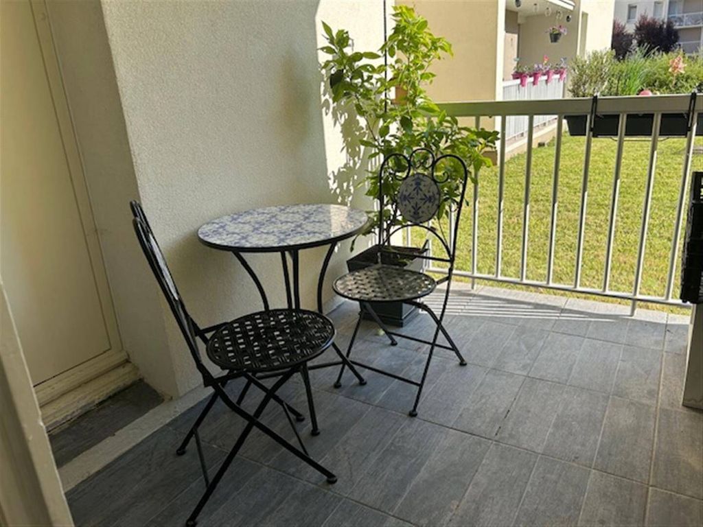 Achat appartement à vendre 4 pièces 73 m² - Roissy-en-Brie