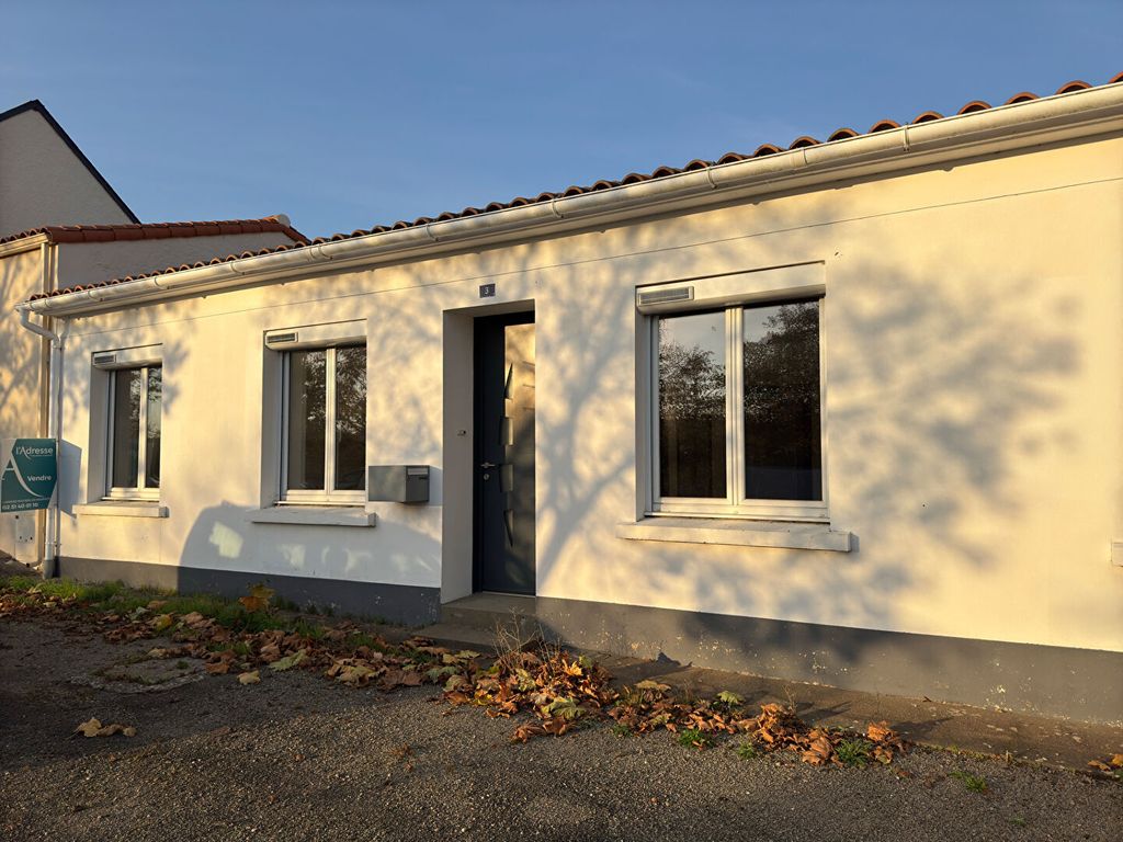 Achat maison à vendre 3 chambres 100 m² - Moutiers-les-Mauxfaits