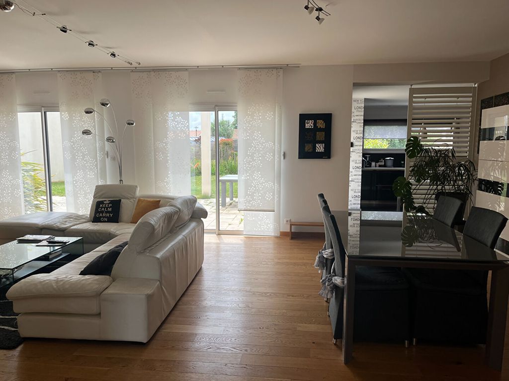 Achat maison à vendre 3 chambres 140 m² - Moutiers-les-Mauxfaits