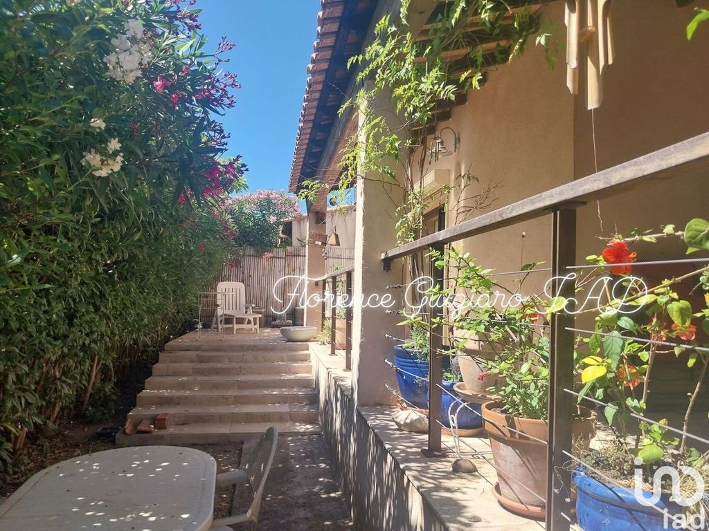 Achat maison à vendre 2 chambres 90 m² - Sanary-sur-Mer