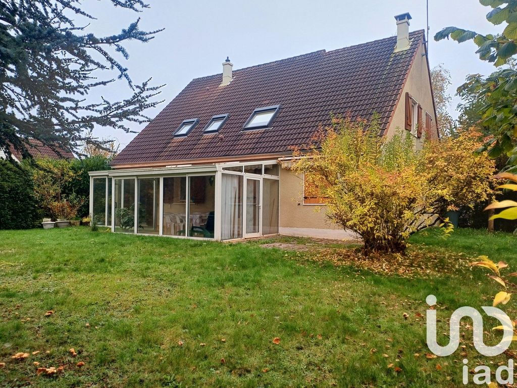 Achat maison à vendre 4 chambres 203 m² - Saint-Gervais-la-Forêt