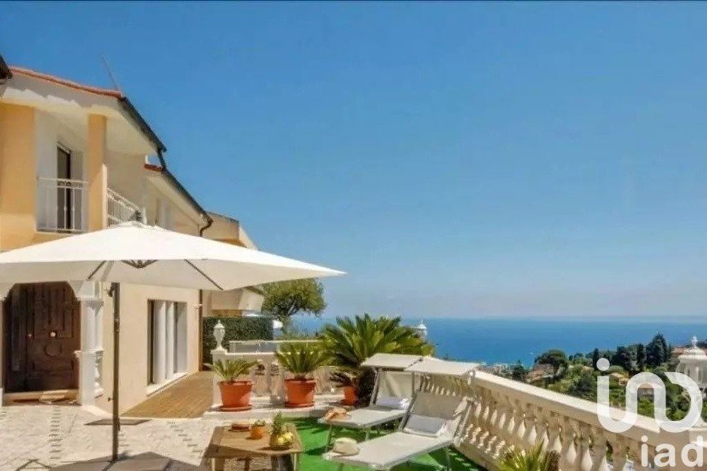 Achat maison à vendre 3 chambres 180 m² - Roquebrune-Cap-Martin