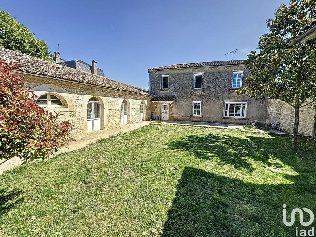 Achat maison à vendre 6 chambres 240 m² - Rouillac