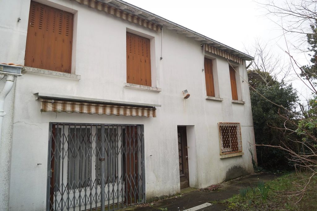 Achat maison à vendre 3 chambres 141 m² - La Rochelle