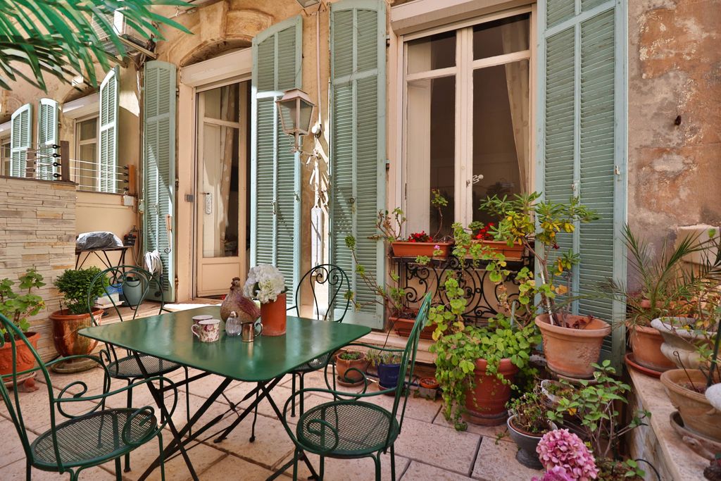 Achat appartement à vendre 5 pièces 174 m² - Marseille 7ème arrondissement