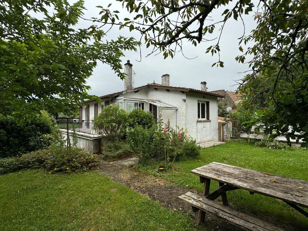 Achat maison à vendre 3 chambres 153 m² - Archiac