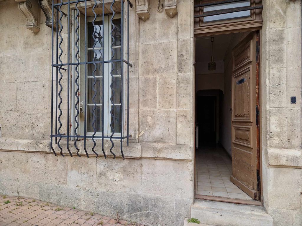 Achat maison à vendre 4 chambres 109 m² - Châteaurenard