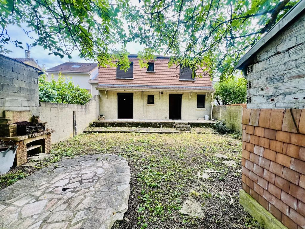 Achat maison à vendre 5 chambres 128 m² - Gagny