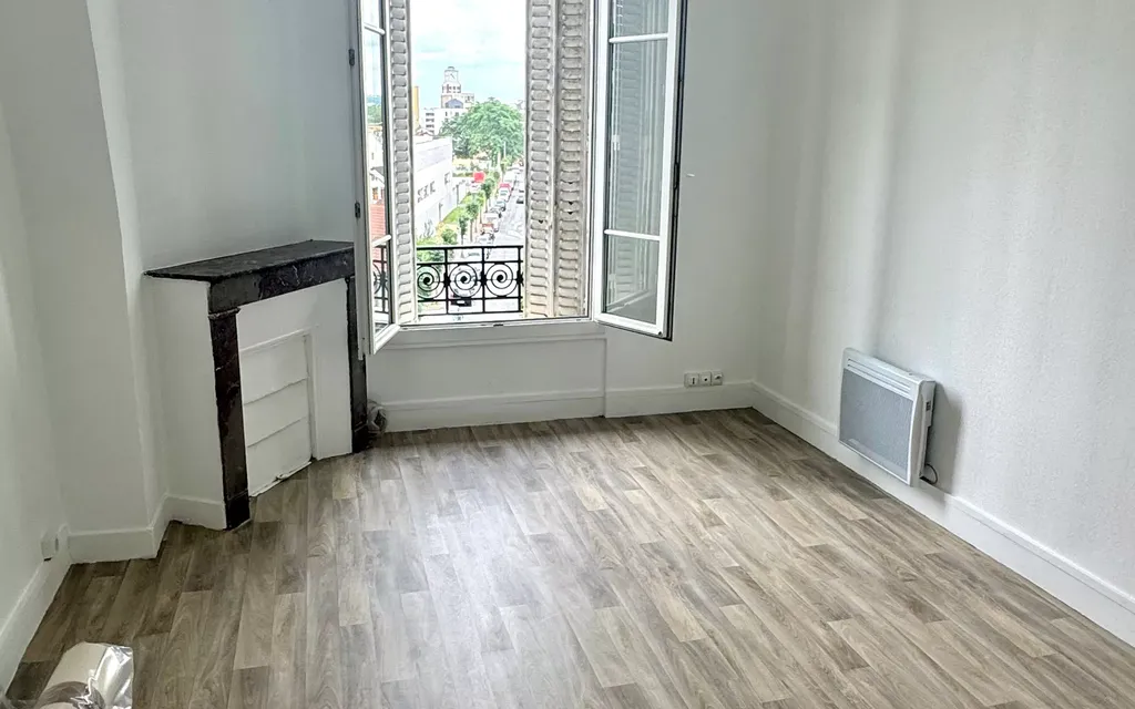 Achat appartement à vendre 2 pièces 38 m² - La Courneuve