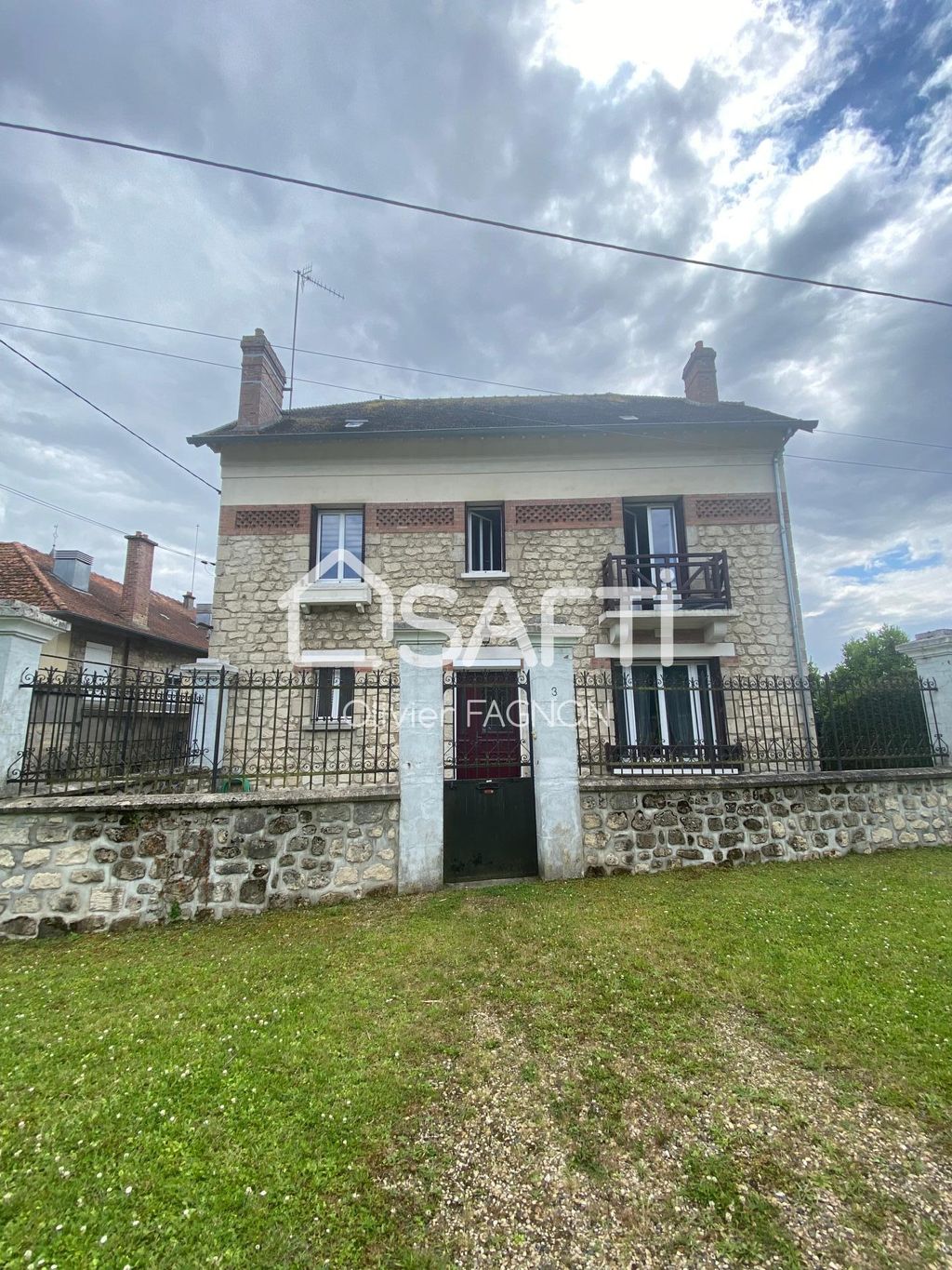 Achat maison à vendre 7 chambres 216 m² - Vailly-sur-Aisne