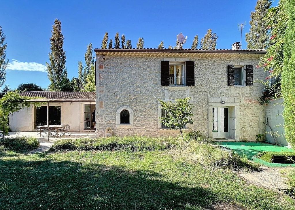 Achat maison à vendre 6 chambres 285 m² - Saint-Rémy-de-Provence