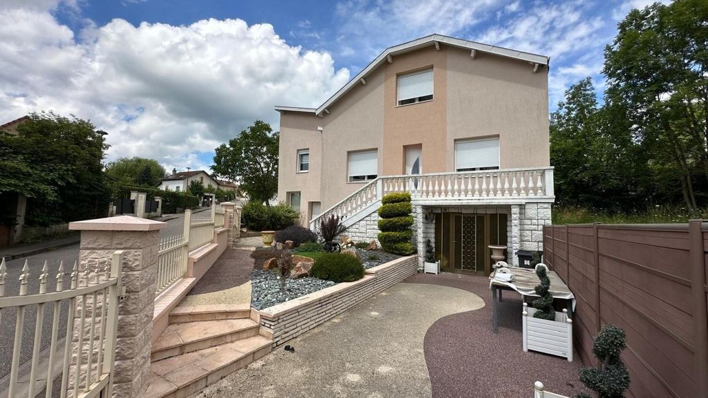 Achat maison à vendre 3 chambres 178 m² - Neuves-Maisons