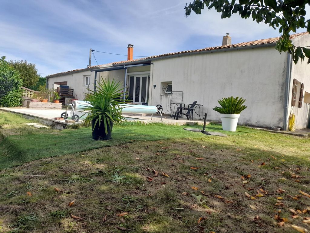 Achat maison 5 chambre(s) - Saint-Bonnet-sur-Gironde