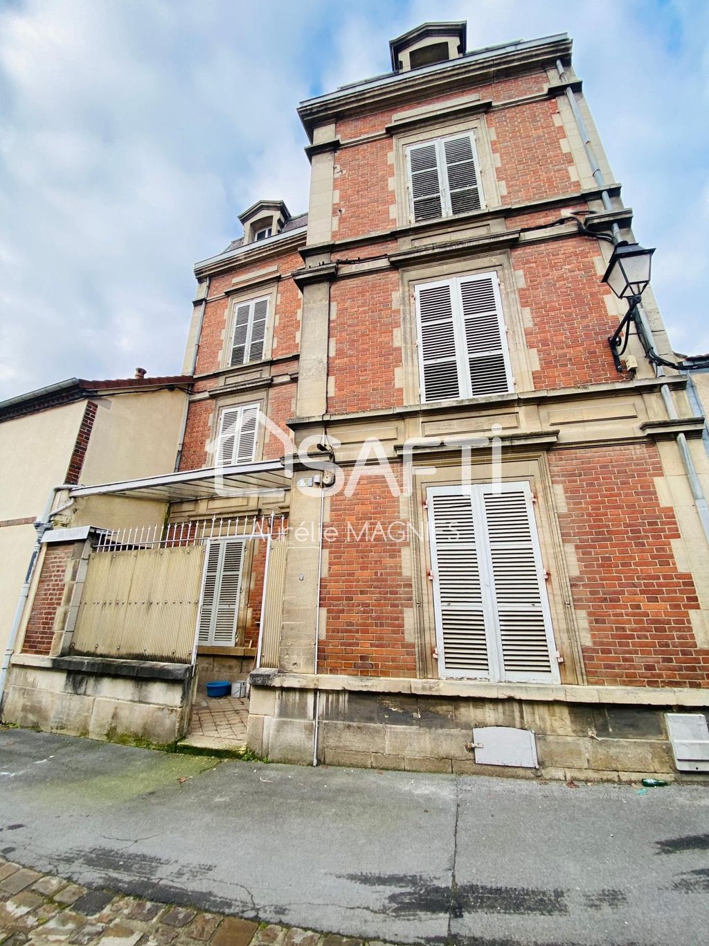 Achat maison à vendre 2 chambres 94 m² - Aÿ-Champagne