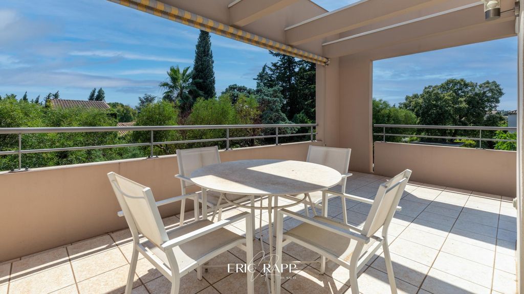 Achat appartement à vendre 3 pièces 65 m² - Fréjus