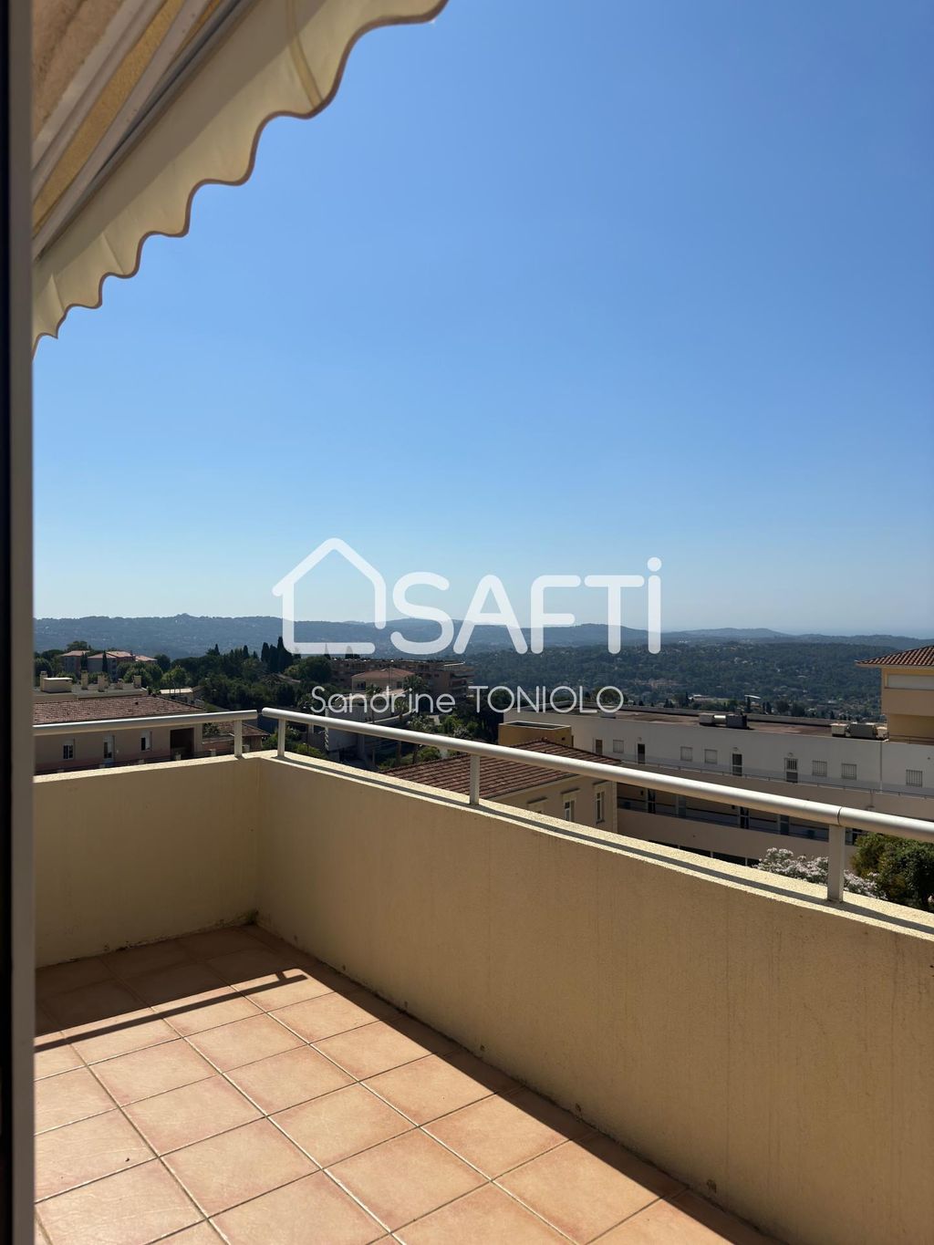 Achat appartement à vendre 3 pièces 68 m² - Grasse