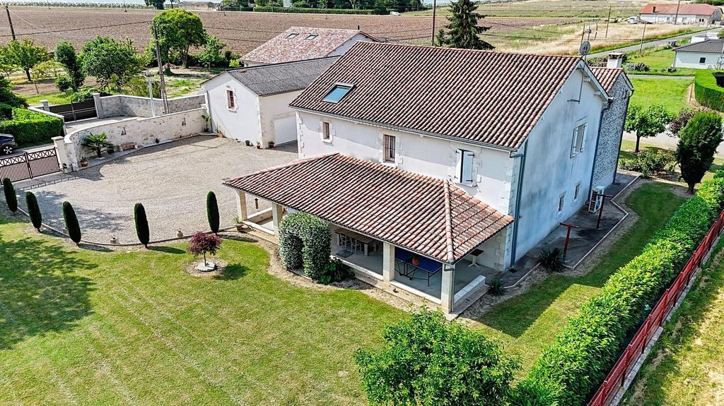 Achat maison à vendre 5 chambres 309 m² - Sainte-Bazeille