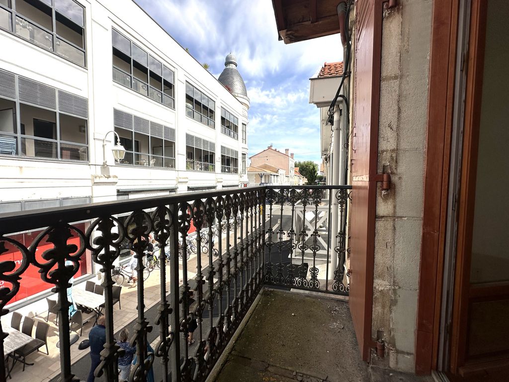 Achat appartement à vendre 5 pièces 137 m² - Arcachon