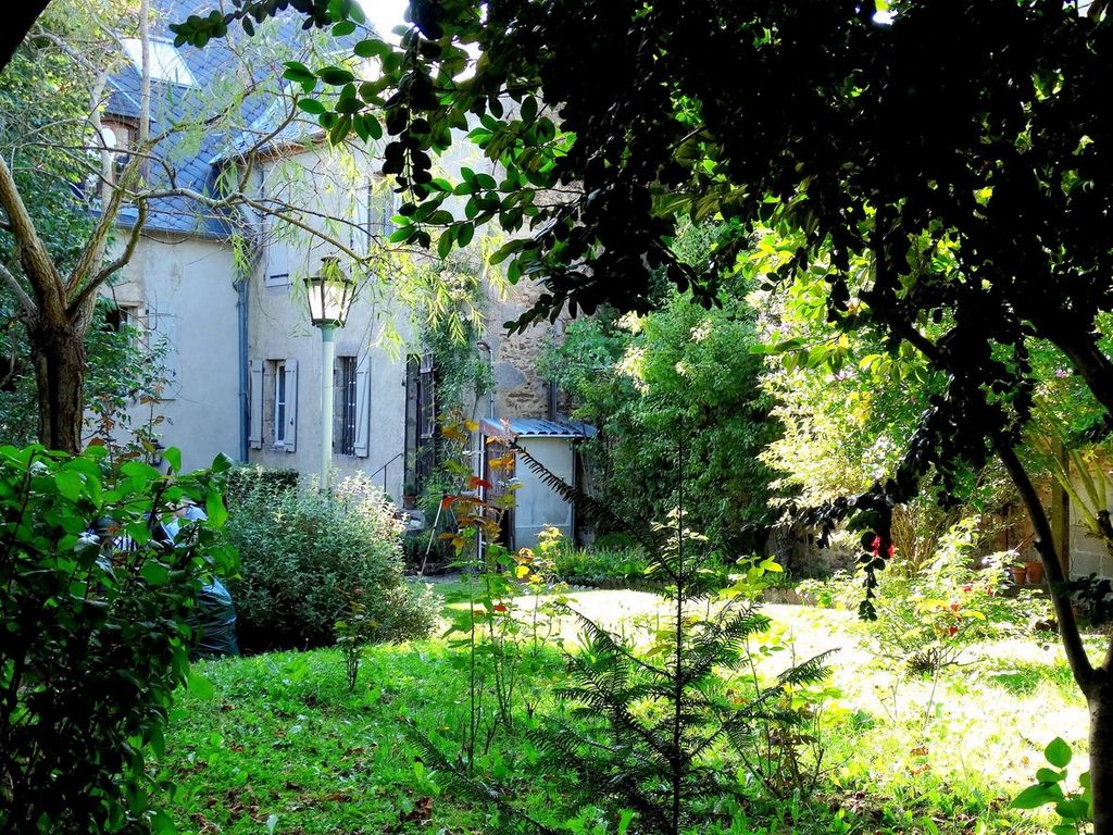 Achat maison à vendre 4 chambres 285 m² - Boussac