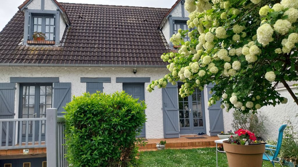 Achat maison à vendre 4 chambres 100 m² - Saint-Jean-de-la-Ruelle