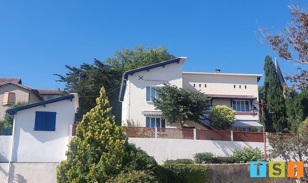 Achat maison à vendre 5 chambres 164 m² - L'Isle-en-Dodon