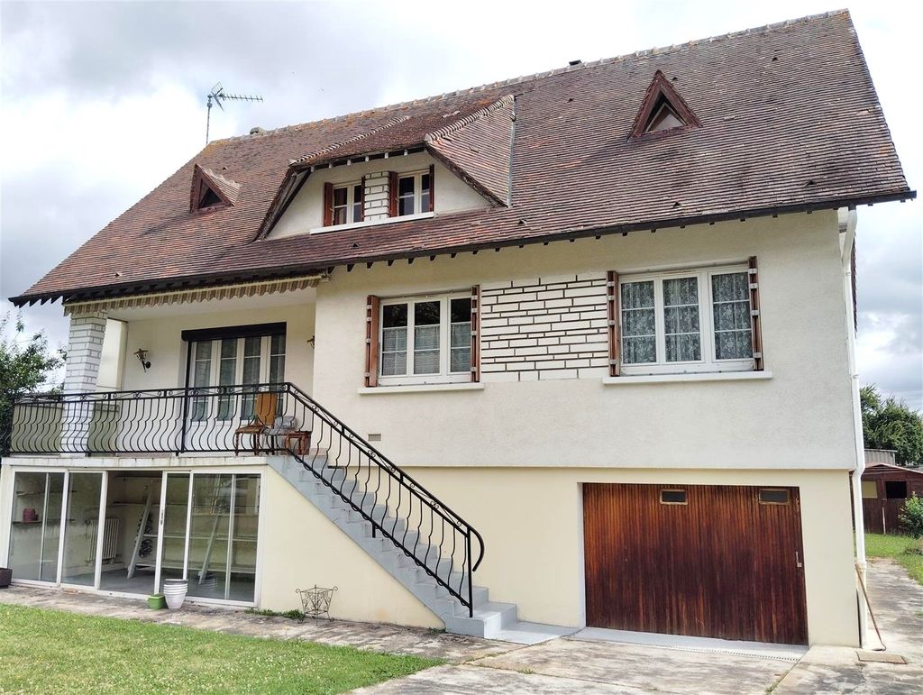 Achat maison à vendre 4 chambres 138 m² - Saint-Lubin-des-Joncherets