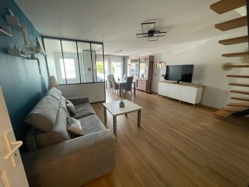 Achat maison à vendre 6 chambres 215 m² - Reims