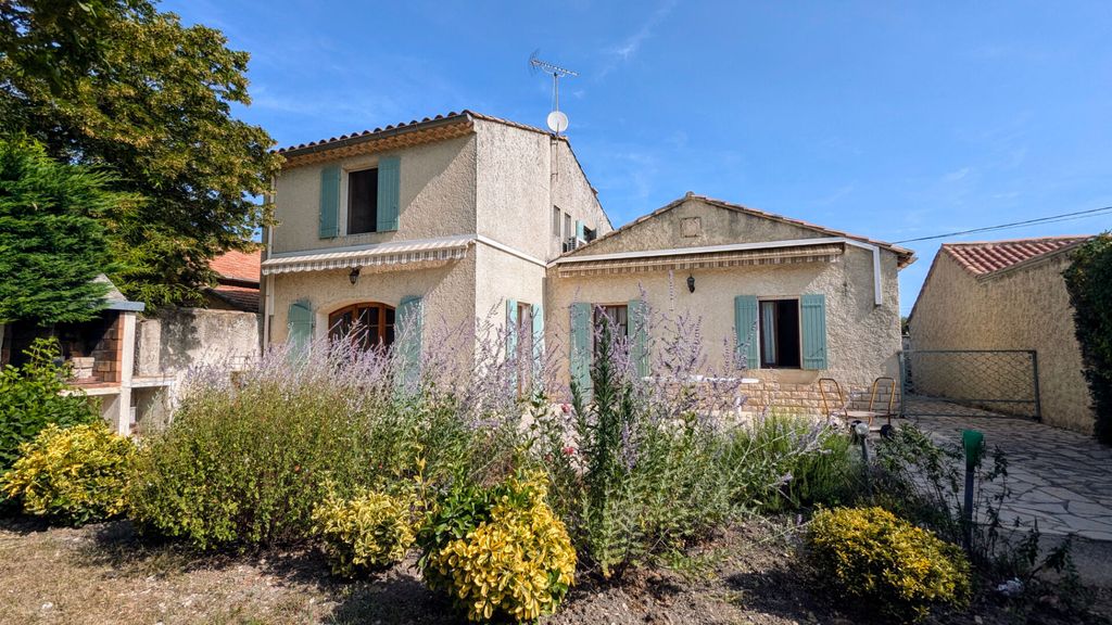 Achat maison à vendre 3 chambres 123 m² - Saint-Rémy-de-Provence