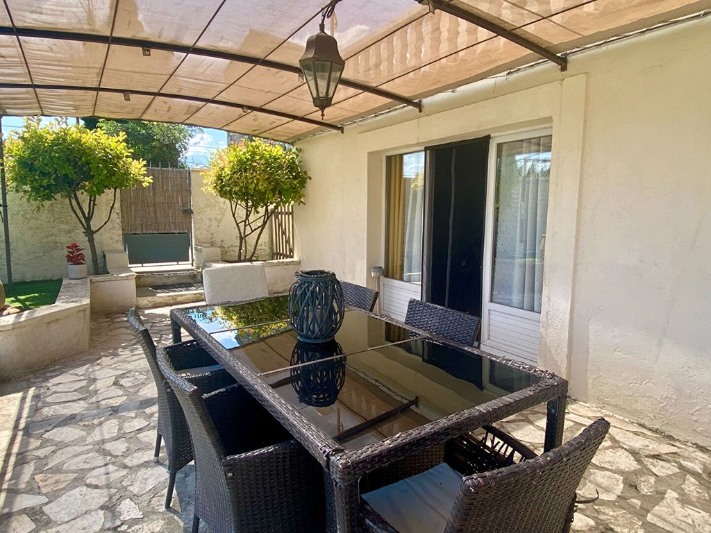 Achat maison à vendre 4 chambres 150 m² - Saint-Rémy-de-Provence