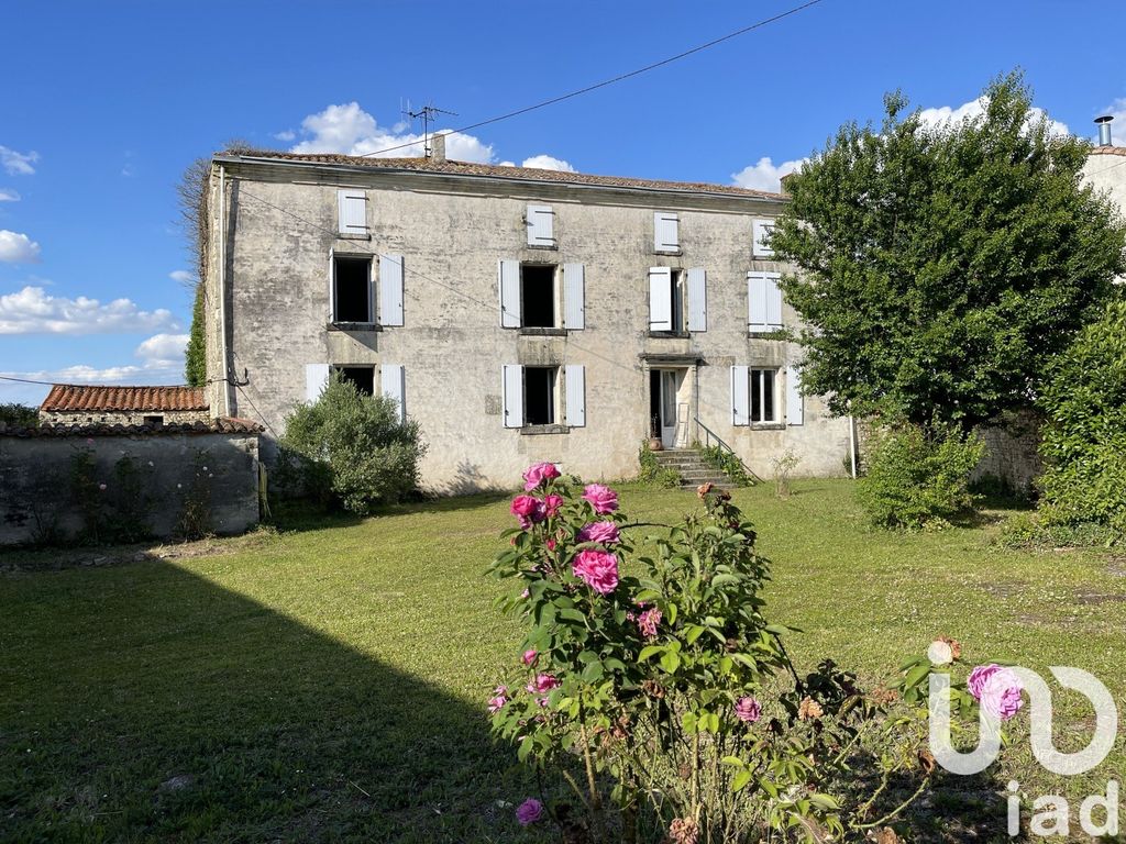 Achat maison à vendre 4 chambres 181 m² - La Rochénard