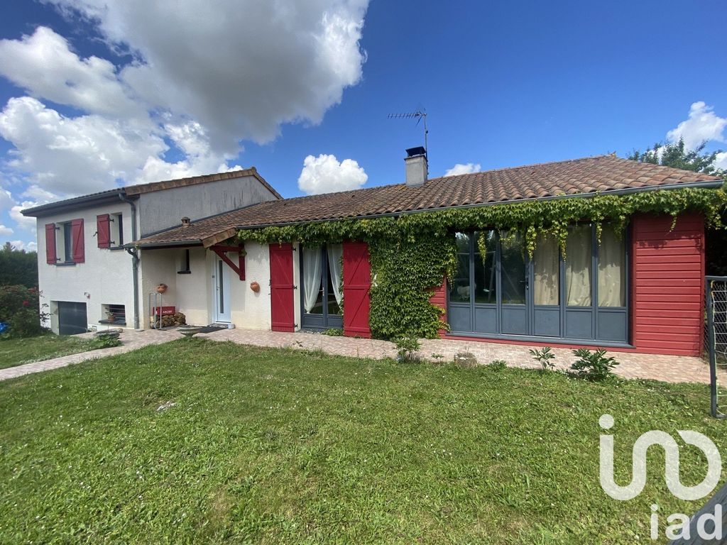 Achat maison à vendre 4 chambres 130 m² - Neuville-de-Poitou