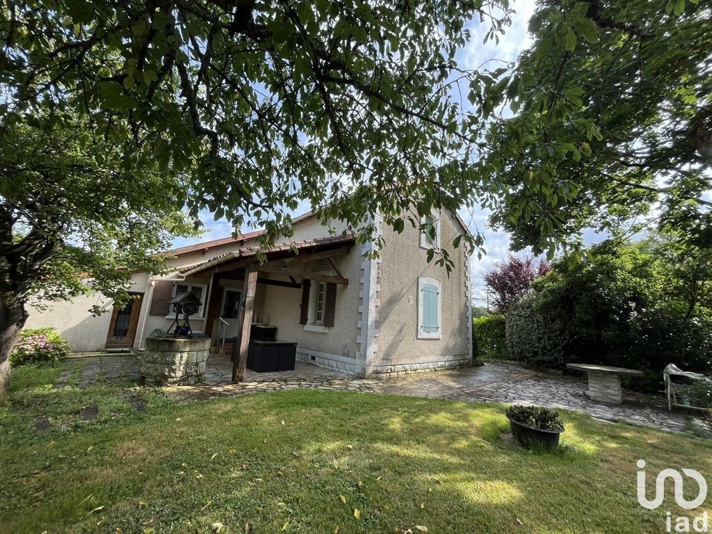 Achat maison à vendre 3 chambres 120 m² - Nanteuil-en-Vallée