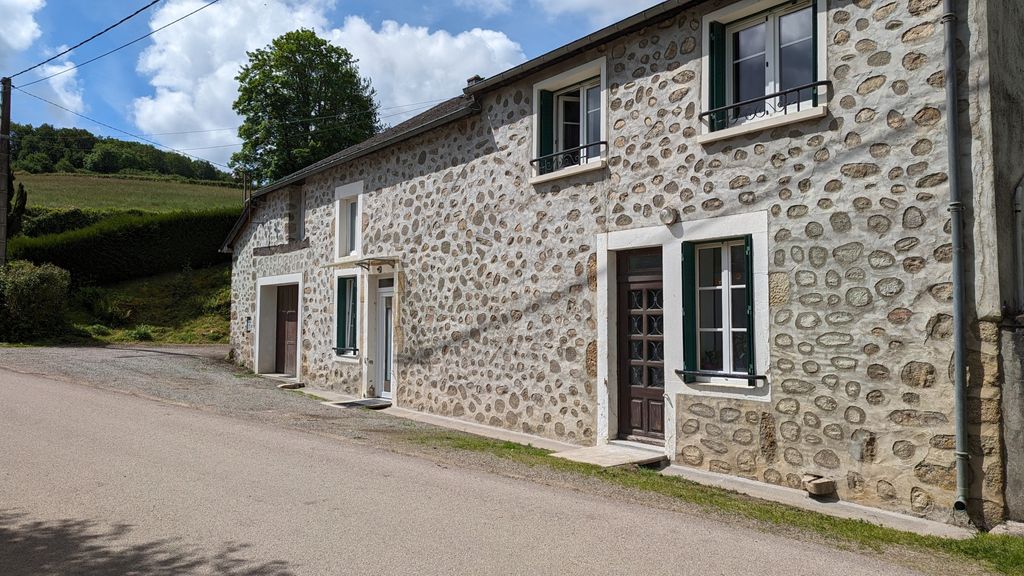 Achat maison à vendre 4 chambres 159 m² - Château-Chinon (Campagne)