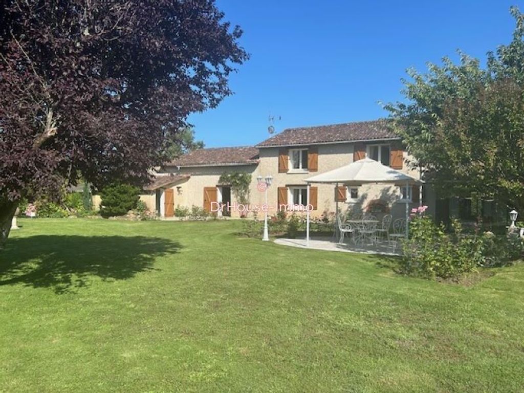 Achat maison à vendre 4 chambres 217 m² - Roches-Prémarie-Andillé