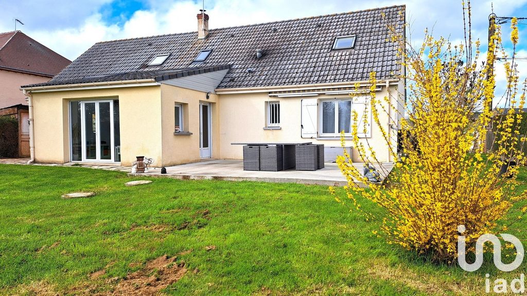 Achat maison à vendre 5 chambres 145 m² - Conie-Molitard