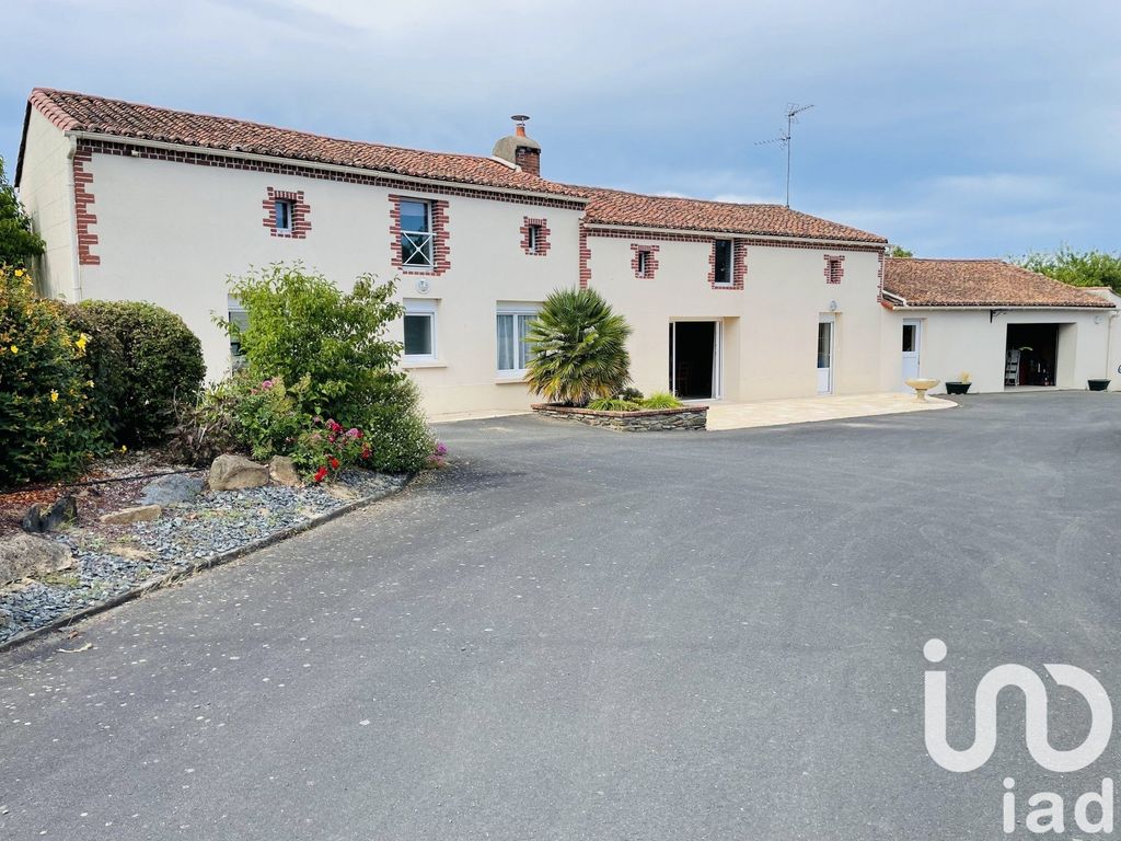 Achat maison à vendre 3 chambres 120 m² - Somloire