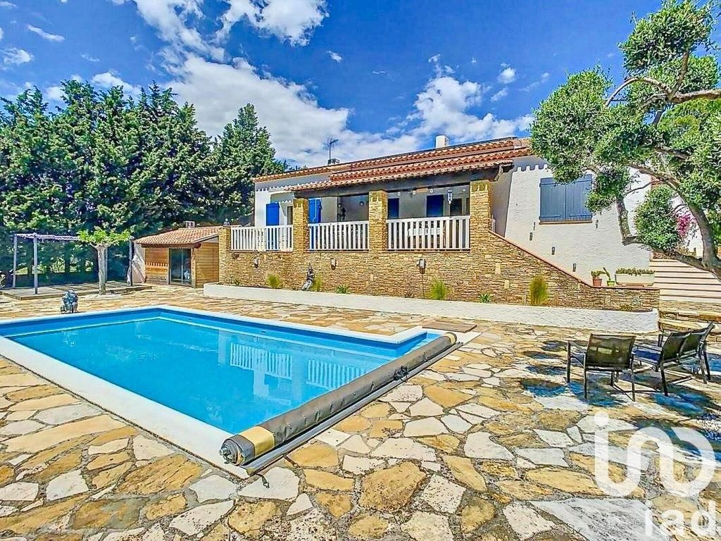 Achat maison à vendre 5 chambres 155 m² - Sanary-sur-Mer