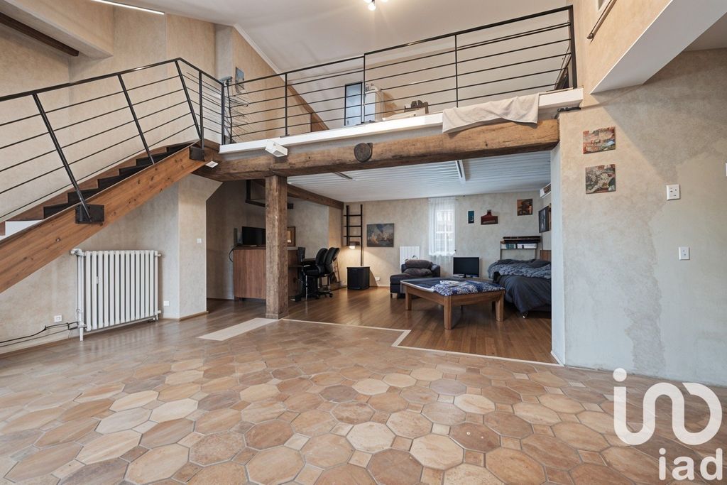 Achat maison à vendre 5 chambres 236 m² - Billom