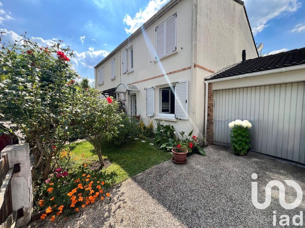 Achat maison à vendre 3 chambres 92 m² - Magny-les-Hameaux