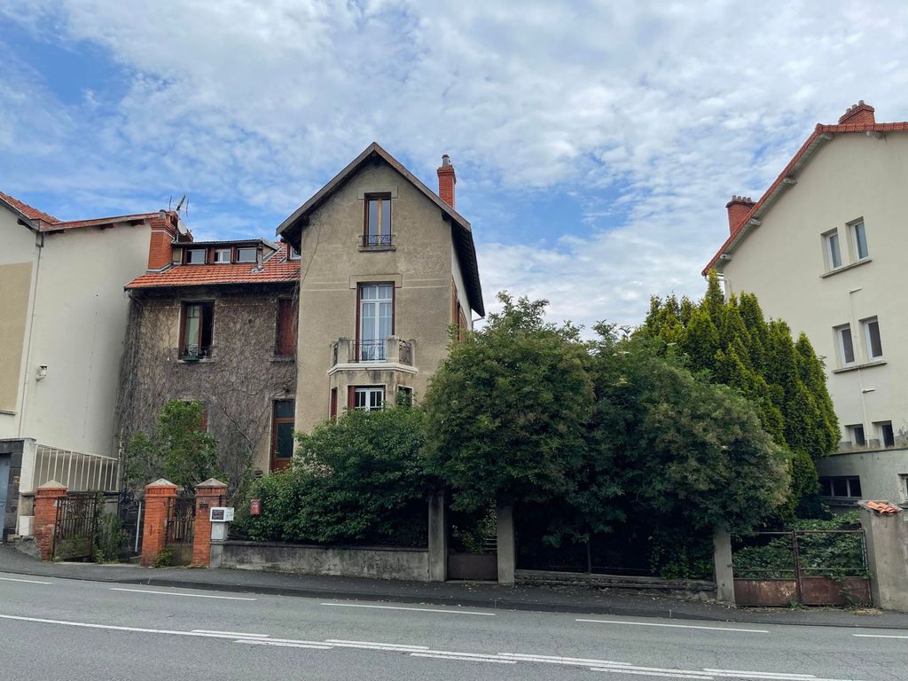 Achat maison à vendre 6 chambres 240 m² - Clermont-Ferrand