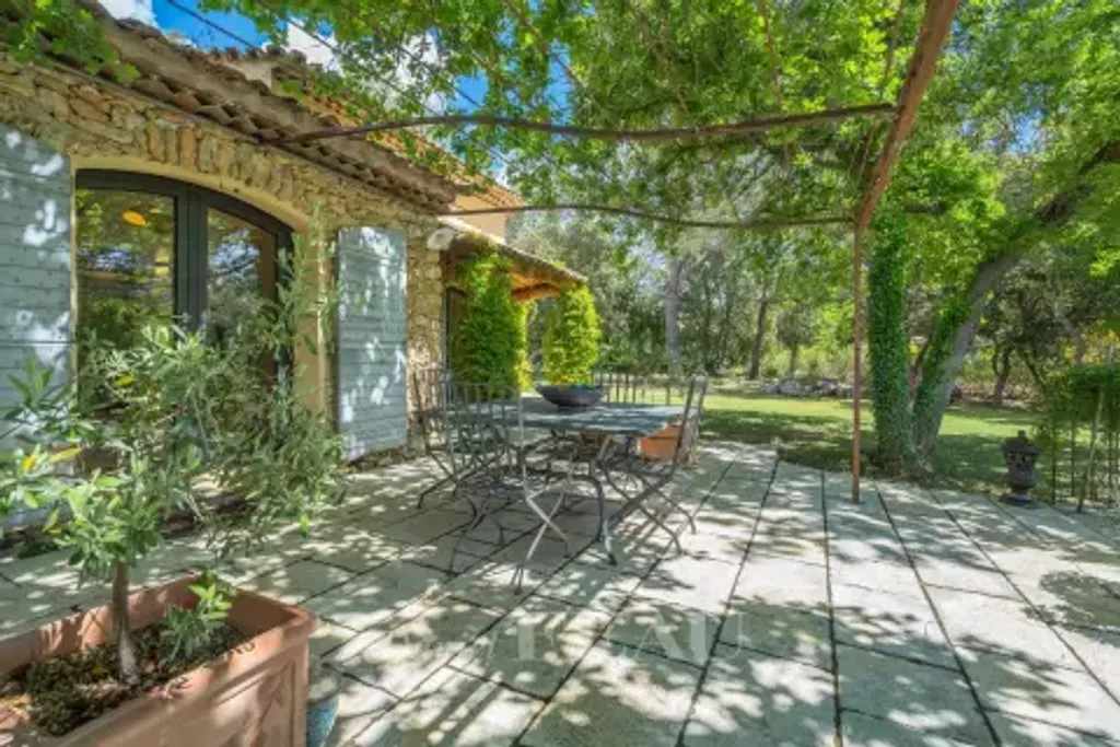 Achat maison à vendre 6 chambres 215 m² - Aix-en-Provence