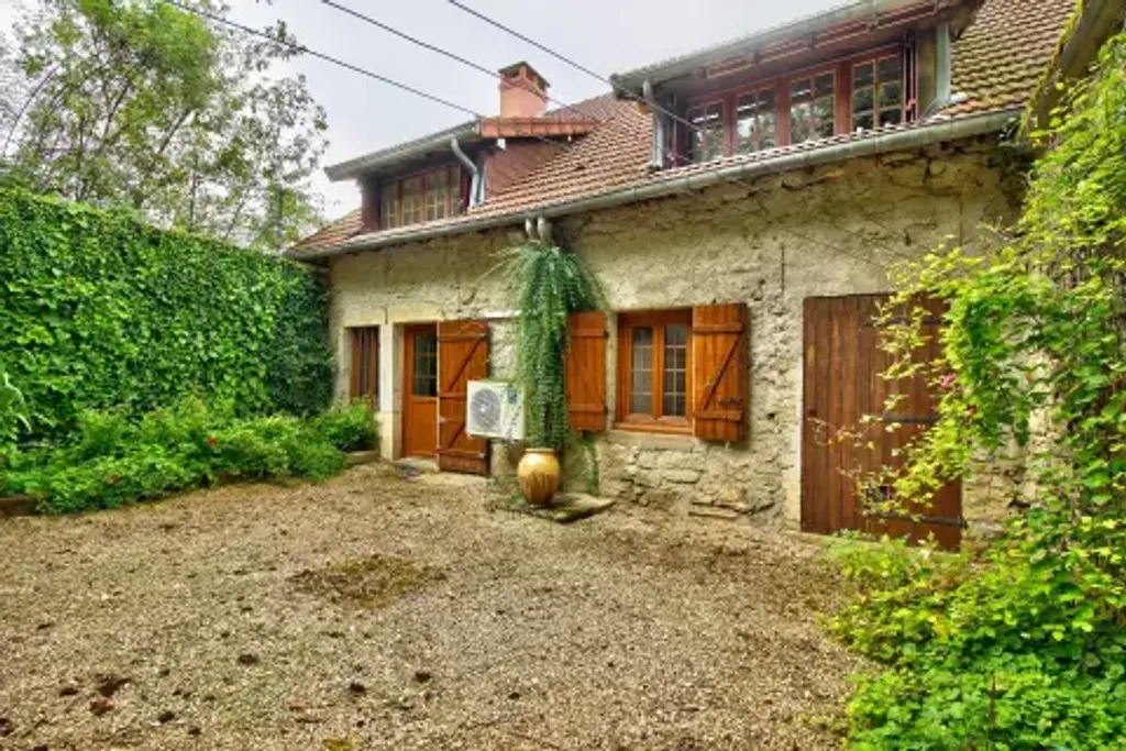 Achat maison à vendre 3 chambres 110 m² - Grosbois-en-Montagne