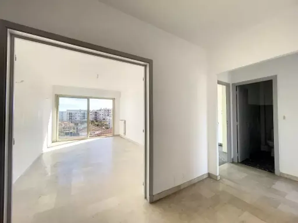 Achat appartement à vendre 2 pièces 60 m² - Saint-Laurent-du-Var