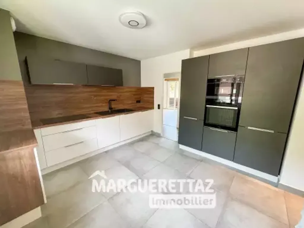 Achat appartement à vendre 4 pièces 86 m² - Saint-Jeoire