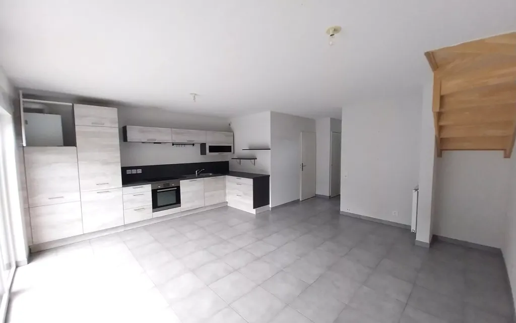 Achat maison à vendre 4 chambres 113 m² - Saint-Jean-de-Gonville