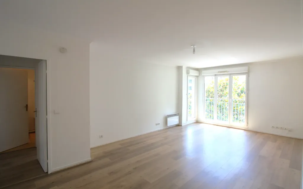 Achat appartement à vendre 3 pièces 64 m² - Le Bourget