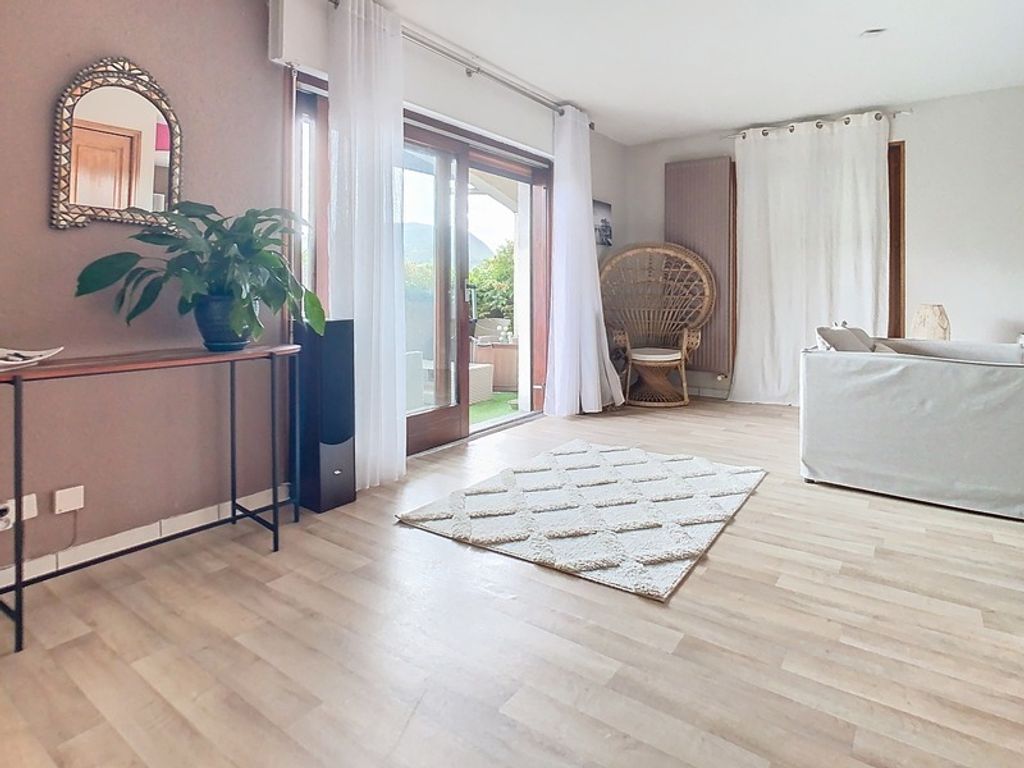 Achat appartement à vendre 3 pièces 87 m² - Vétraz-Monthoux